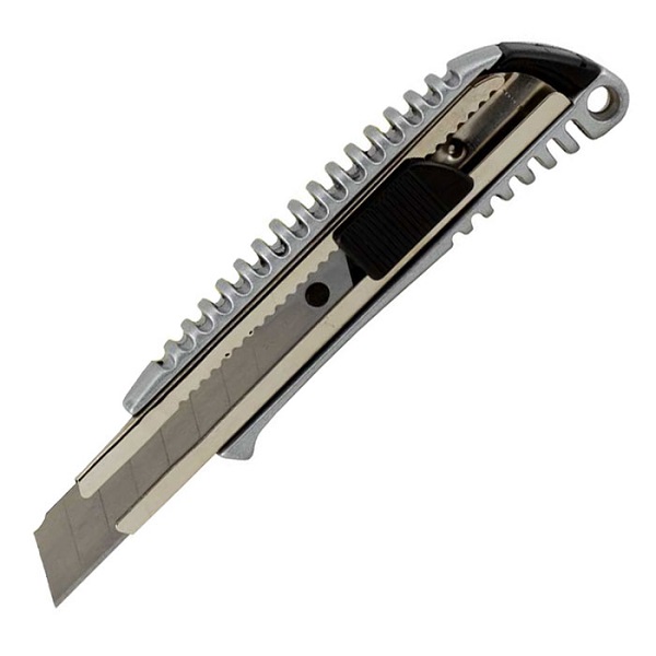 Нож строительный с металлическим корпусом 18 мм
